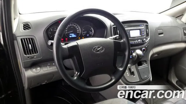 Hyundai Starex 2017 — фото 12