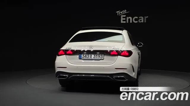 Mercedes-Benz E-Class 2025 — фото 4