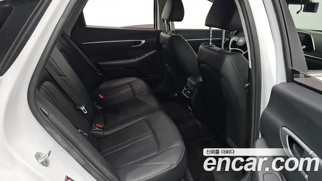 Hyundai Sonata 2020 — фото 12