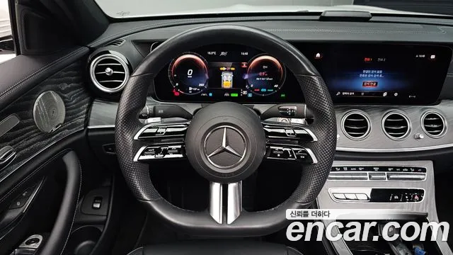 Mercedes-Benz E-Class 2021 — фото 19
