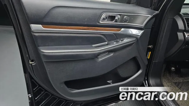 Ford Explorer 2016 — фото 14