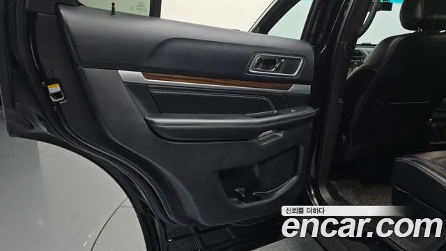 Ford Explorer 2016 — фото 15