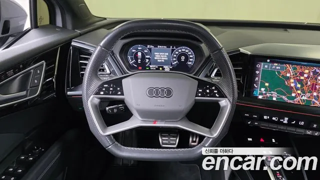 Audi Q4 e-tron 2023 — фото 13