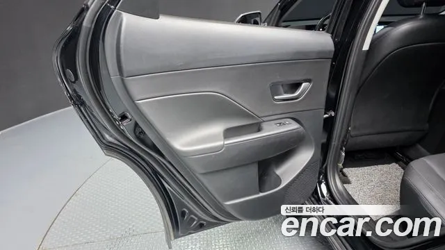 Hyundai Kona 2023 — фото 15