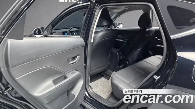 Hyundai Kona 2023 — фото 16