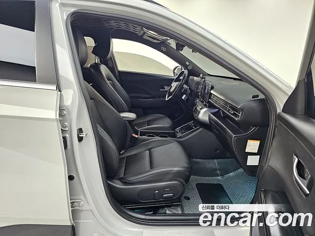 Hyundai Kona 2023 — фото 11