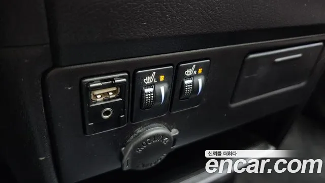 Toyota Sienna 2017 — фото 12