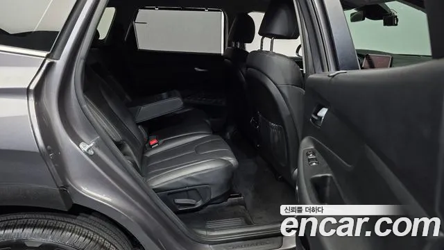 Hyundai Santafe 2022 — фото 18