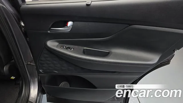 Hyundai Santafe 2022 — фото 15
