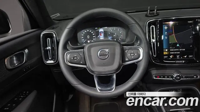 Volvo XC40 2022 — фото 19