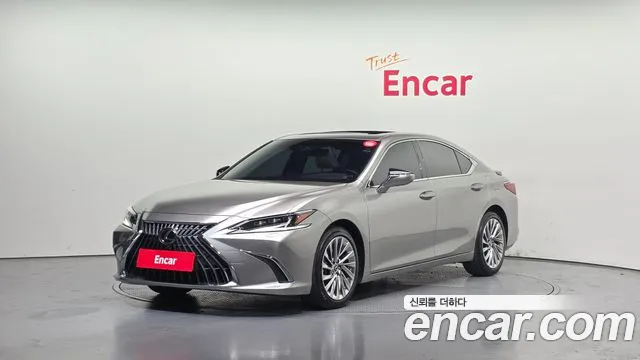 Lexus ES 2023 — фото 1