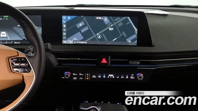 Kia EV6 2023 — фото 19