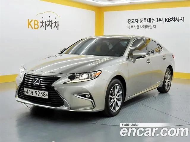 Lexus ES 2017 — фото 1