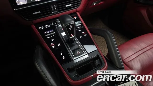 Porsche Cayenne 2020 — фото 9