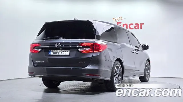 Honda Odyssey 2022 — фото 2