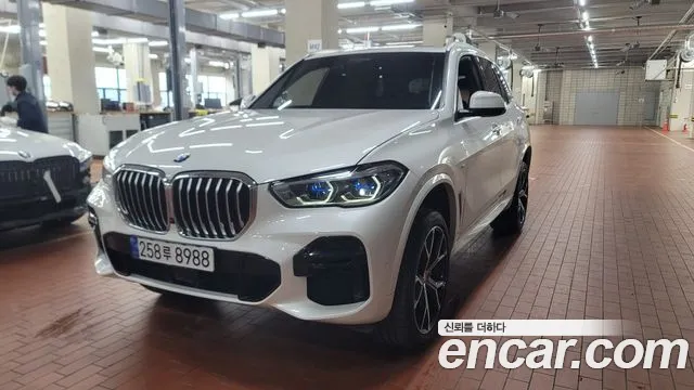 BMW X5 2022 — фото 1