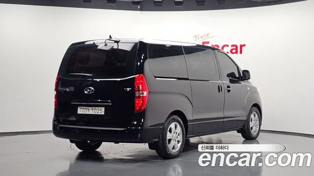 Hyundai Starex 2019 — фото 2