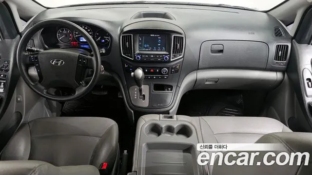 Hyundai Starex 2019 — фото 7
