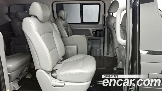 Hyundai Starex 2019 — фото 11