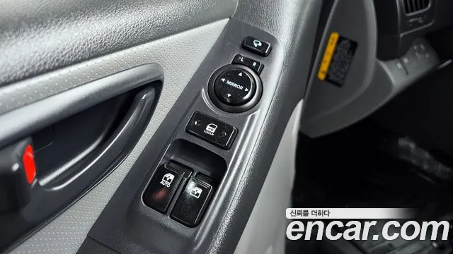 Hyundai Starex 2019 — фото 19