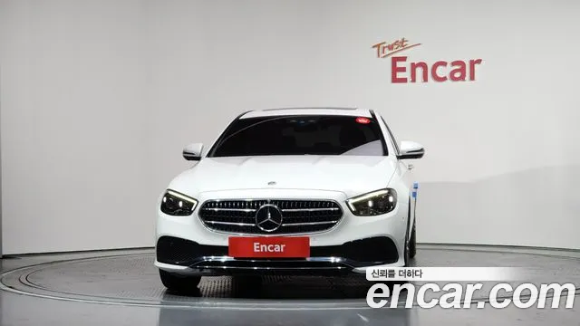 Mercedes-Benz E-Class 2022 — фото 3