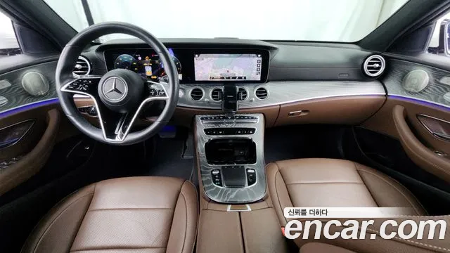 Mercedes-Benz E-Class 2022 — фото 10