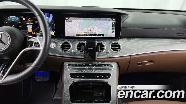 Mercedes-Benz E-Class 2022 — фото 20