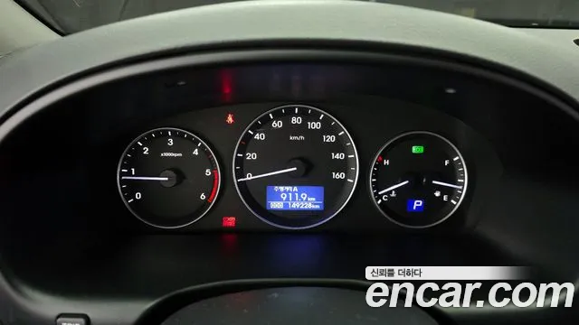 Hyundai Starex 2018 — фото 8