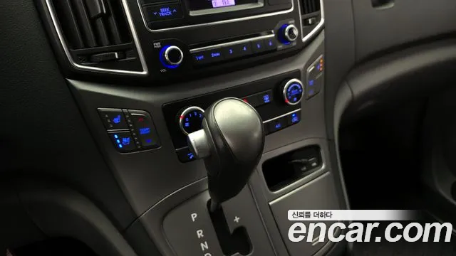 Hyundai Starex 2018 — фото 9