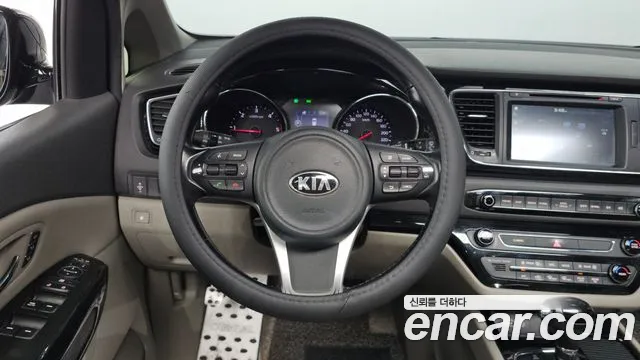 Kia Canival 2016 — фото 13