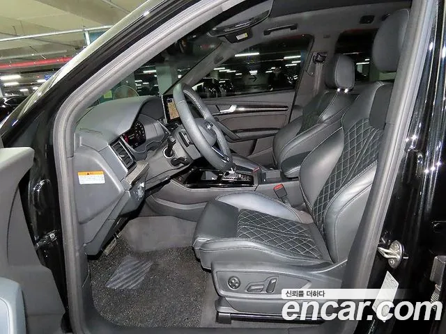 Audi SQ5 2022 — фото 10