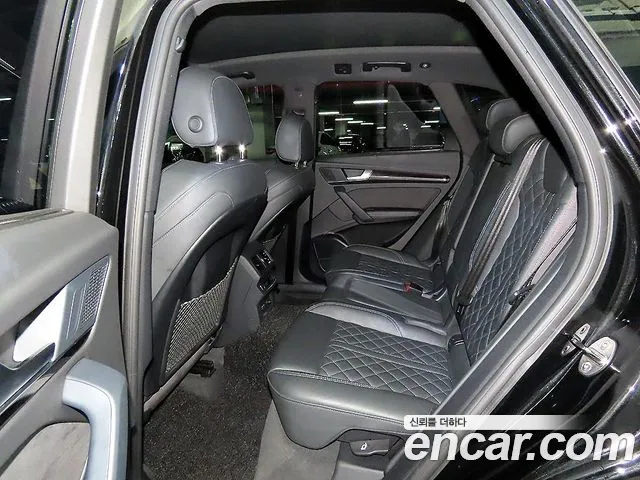 Audi SQ5 2022 — фото 11
