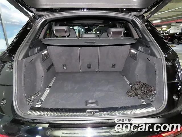 Audi SQ5 2022 — фото 16