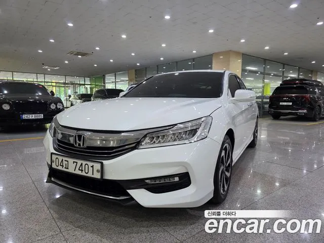 Honda Accord 2017 — фото 1