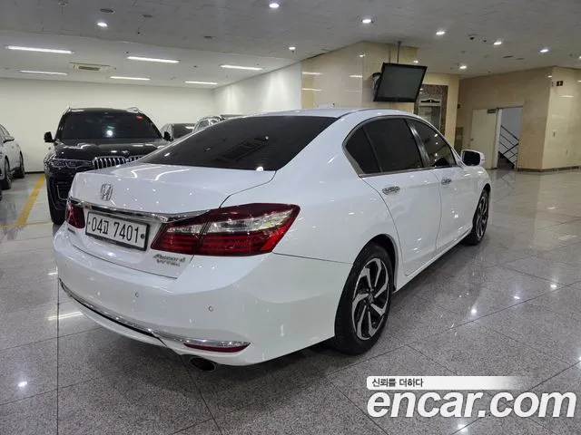 Honda Accord 2017 — фото 4