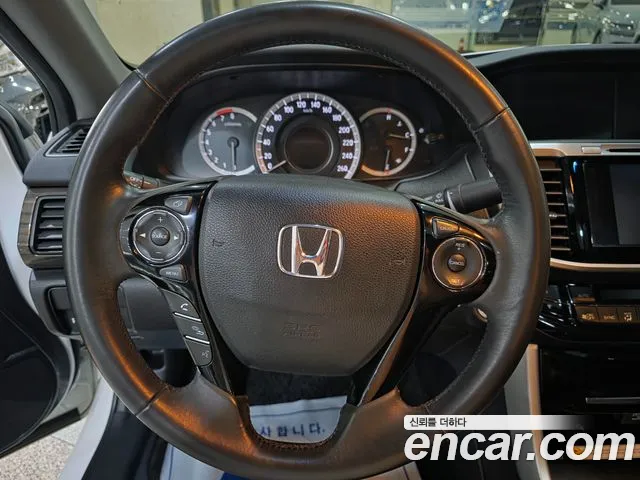 Honda Accord 2017 — фото 6