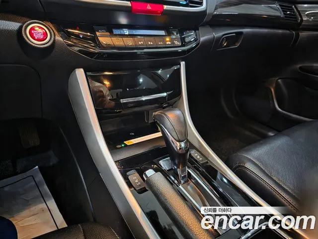 Honda Accord 2017 — фото 17