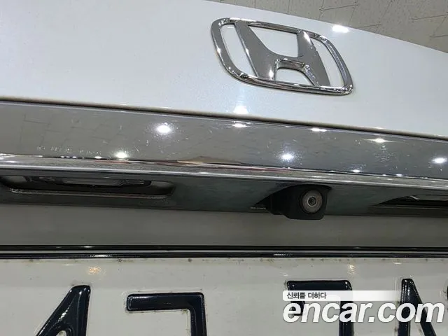 Honda Accord 2017 — фото 18