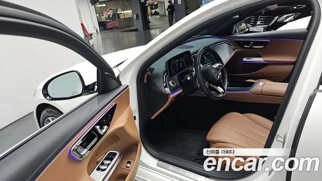 Mercedes-Benz E-Class 2024 — фото 12