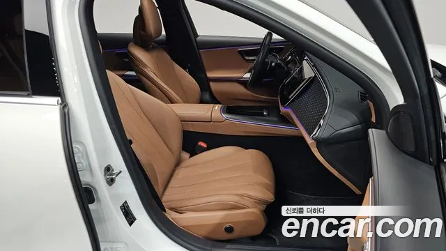 Mercedes-Benz E-Class 2024 — фото 15