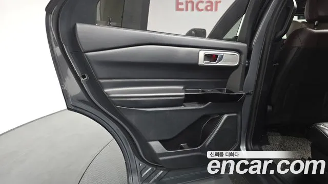 Ford Explorer 2021 — фото 14