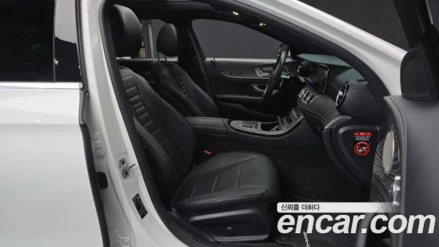 Mercedes-Benz E-Class 2022 — фото 16