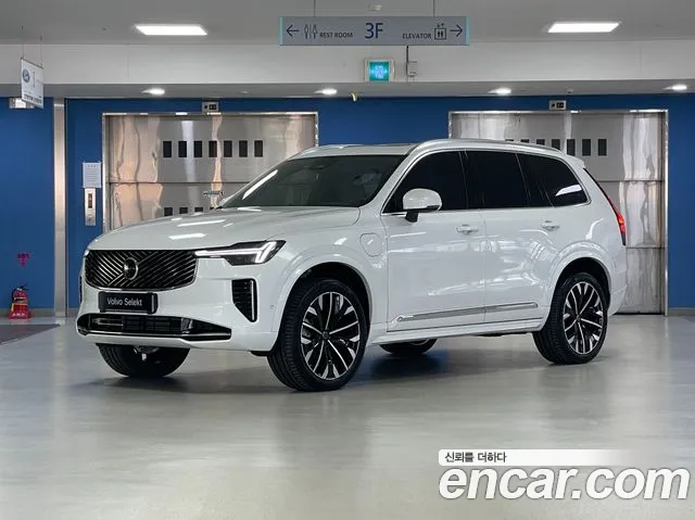 Volvo XC90 2026 — фото 1