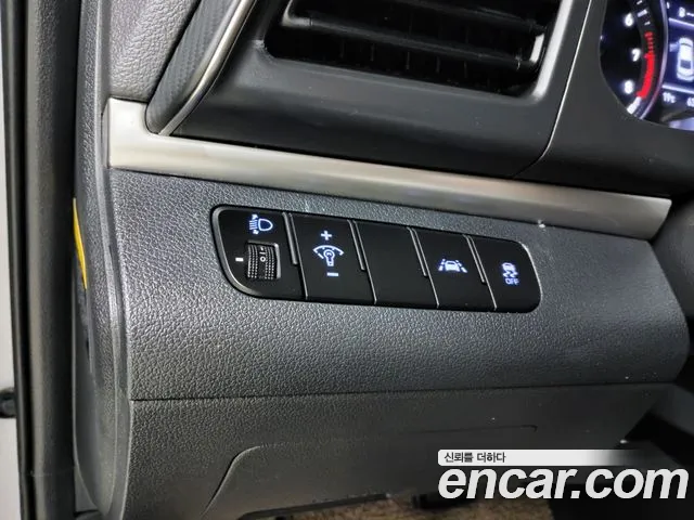 Hyundai AVANTE 2020 — фото 13