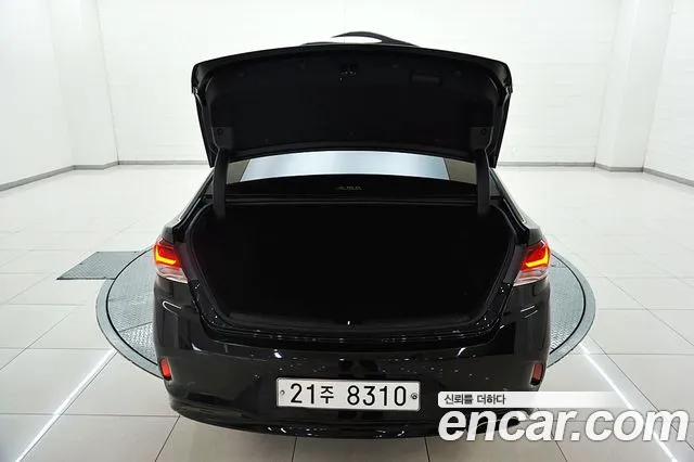 Hyundai Sonata 2018 — фото 19