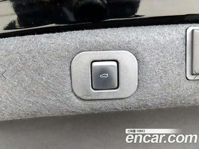 Lincoln Continental 2018 — фото 16