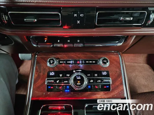 Lincoln Aviator 2020 — фото 15