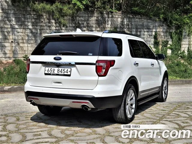 Ford Explorer 2017 — фото 3