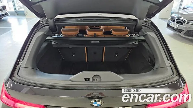 BMW 3-Series 2025 — фото 16