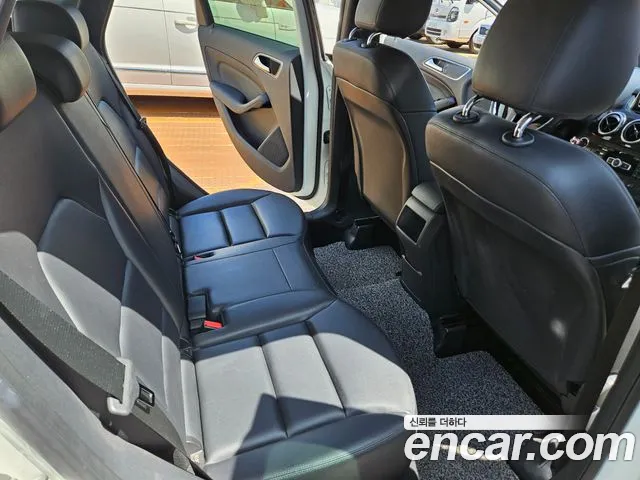 Mercedes-Benz B-Class 2012 — фото 14
